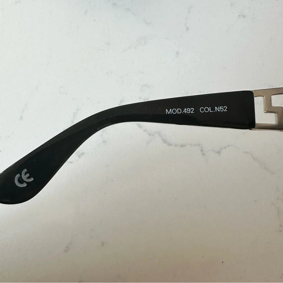 Gianni Versace Sunglasses 1996 Vintage Black Silver Medusa - Picture 5 of 5